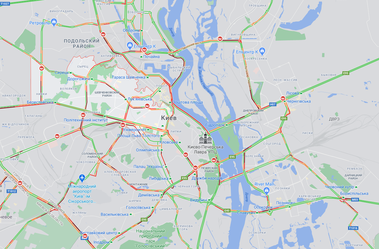 У Києві затори: на яких вулицях і мостах ускладнено рух